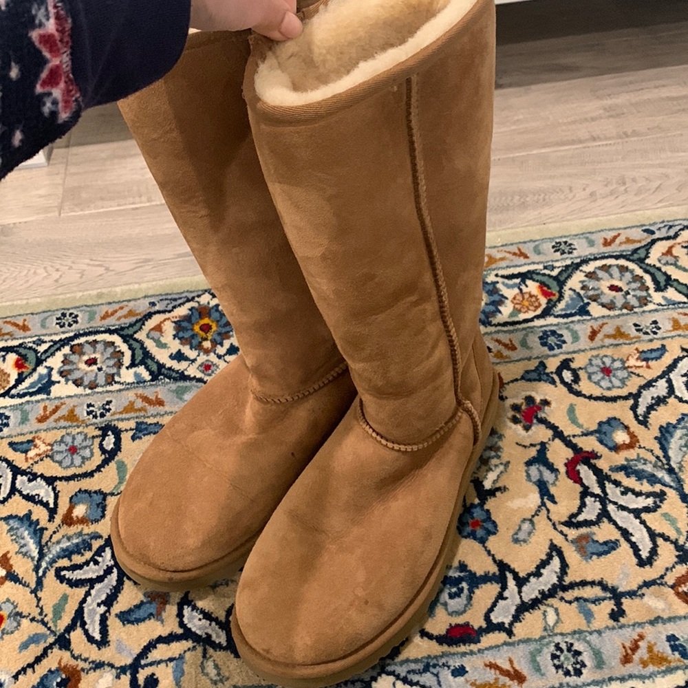 UGG BOOTS